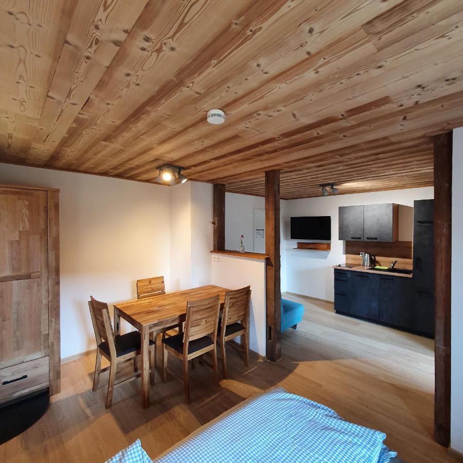 Alte Backstube - Ferienwohnung Huettenstube Und Ferienzimmer Auszeit Erkenbrechtsweiler 외부 사진