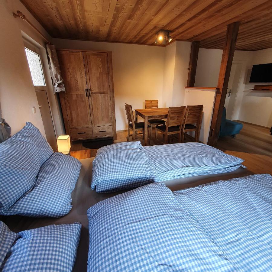 Alte Backstube - Ferienwohnung Huettenstube Und Ferienzimmer Auszeit Erkenbrechtsweiler 외부 사진