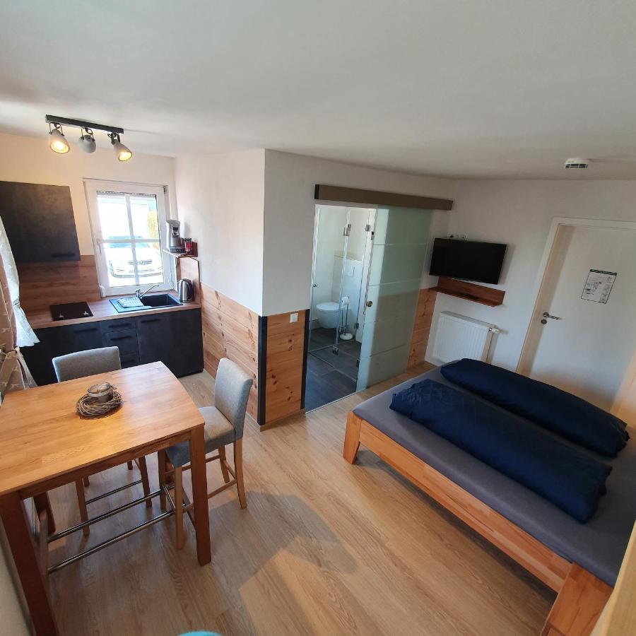 Alte Backstube - Ferienwohnung Huettenstube Und Ferienzimmer Auszeit Erkenbrechtsweiler 외부 사진