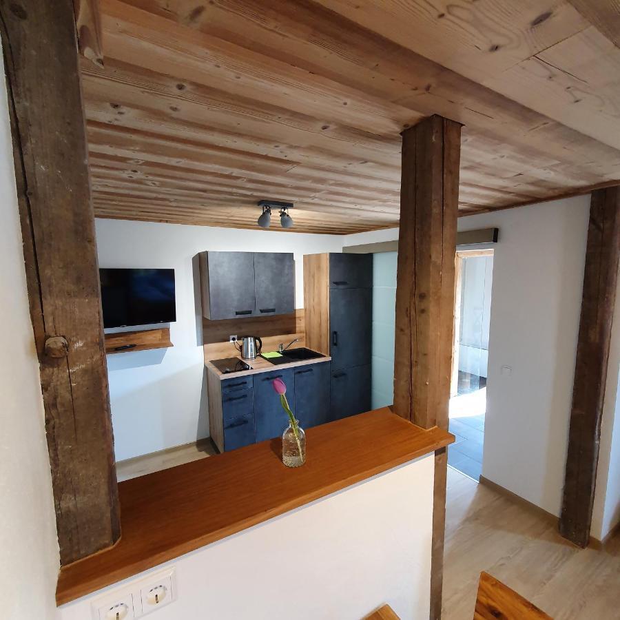 Alte Backstube - Ferienwohnung Huettenstube Und Ferienzimmer Auszeit Erkenbrechtsweiler 외부 사진